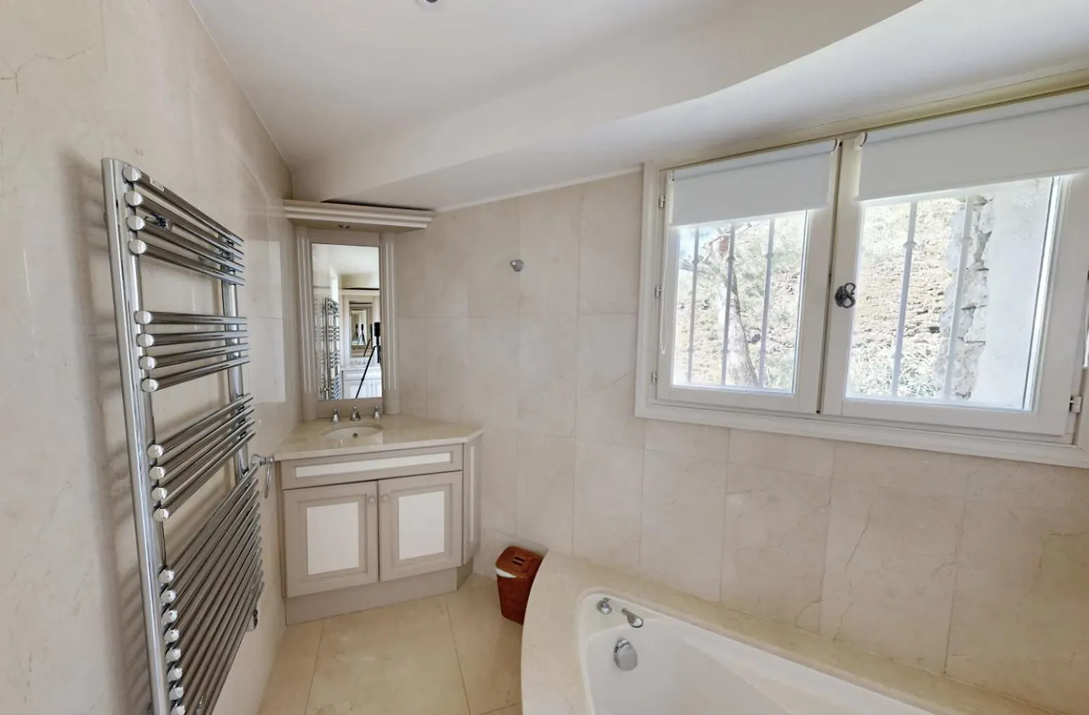 Villa Eden - Provencal Charm, Stunning Views, 10 Mins From Monaco Eze